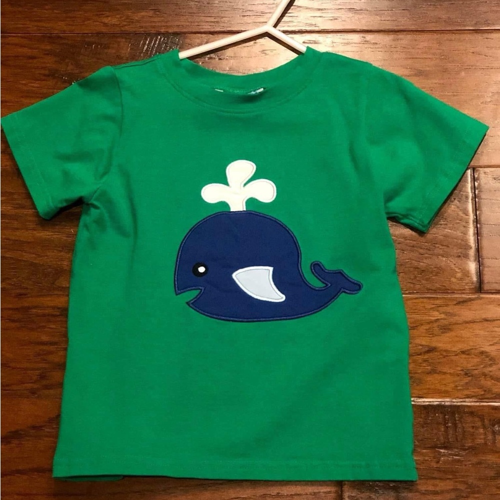 The Smocking Bug Appliqued Whale short sleeve shirt size 4